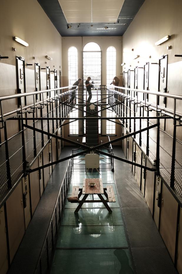 In beeld: Ode aan de mens in 3 kunstwerken - Ilvy Njiokiktjien